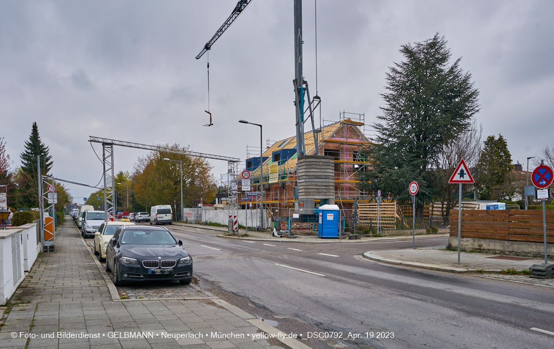 19.04.2023 - Bilder von der Baustelle Niederalmstraße 16 in Neuperlach
